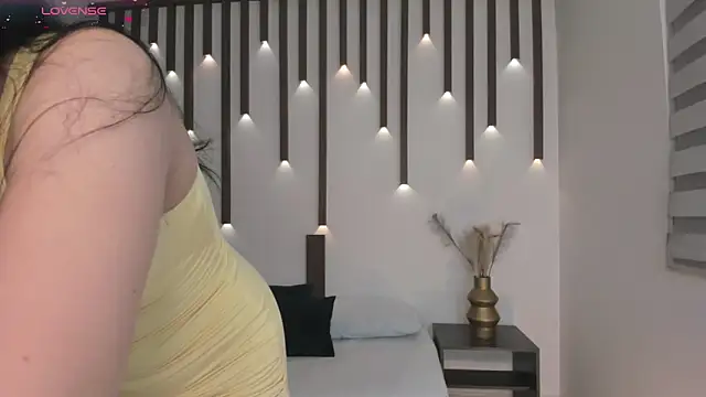 emma fhox online show from February 2026 02:19:02 AM