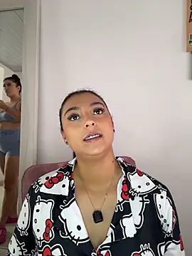 nicolexxaleja online show from April 2026 02:44:02 PM
