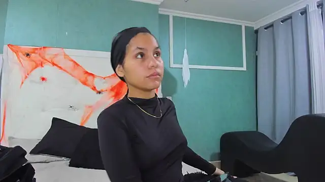 ania gomez online show from October 2025 12:55:01 PM