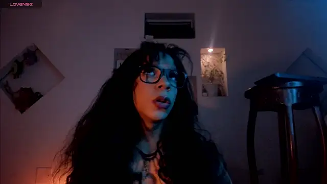 Chloe cooperr online show from October 2025 09:04:01 AM