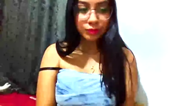 Snapshot of honeysweet111 chatting on December 2025 04:09:01 AM honeysweet111 online show from December 2025 04:09:01 AM