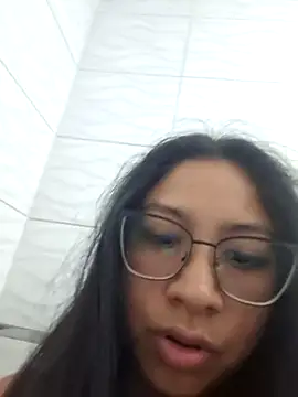 Snapshot of honeysweet111 chatting on January 2026 08:36:01 PM honeysweet111 online show from January 2026 08:36:01 PM