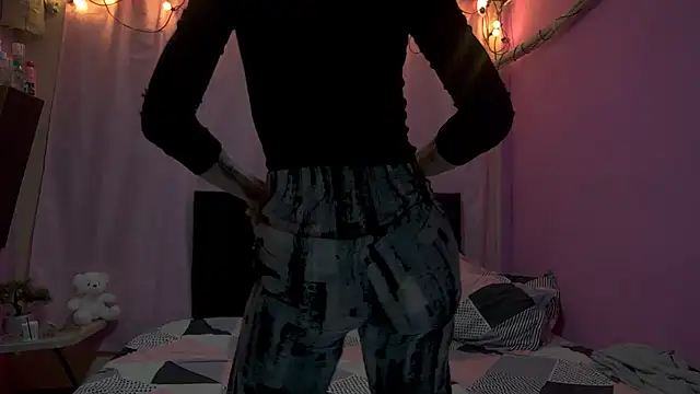 Snapshot of lolateton chatting on February 2026 02:19:02 AM lolateton online show from February 2026 02:19:02 AM