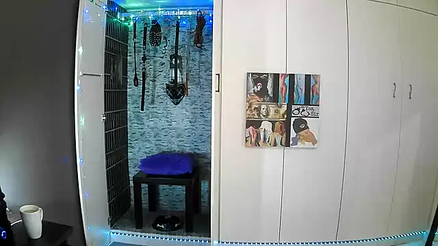 BaDSubMiss online show from November 2025 04:56:01 AM