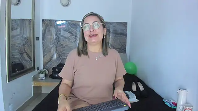 Snapshot of Agatha_Pleasure chatting on June 2026 11:46:01 AM Agatha Pleasure online show from June 2026 11:46:01 AM