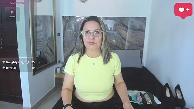 Snapshot of Agatha_Pleasure chatting on June 2026 12:22:01 PM Agatha Pleasure online show from June 2026 12:22:01 PM
