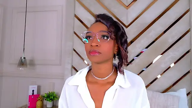 Agatha-Adams online show from November 2025 03:14:02 PM