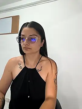 Snapshot of Coralinne__ chatting on May 2026 01:12:02 AM Coralinne online show from May 2026 01:12:02 AM