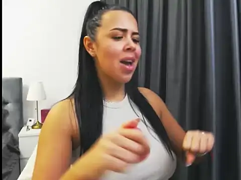 Casiana  online show from November 2025 10:52:01 PM