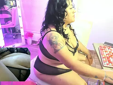 Clunita online show from February 2026 11:03:01 PM