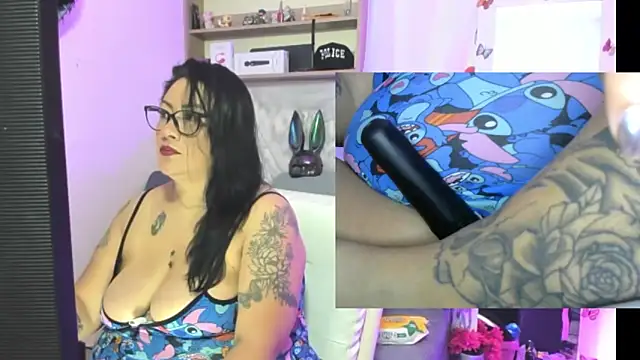 Snapshot of Clunita chatting on April 2026 03:36:02 AM Clunita online show from April 2026 03:36:02 AM