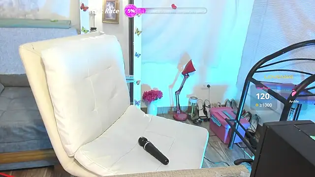 Snapshot of Clunita chatting on May 2026 02:22:01 PM Clunita online show from May 2026 02:22:01 PM