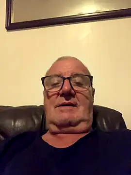 Snapshot of mke1874 chatting on October 2025 08:18:02 PM mke1874 online show from October 2025 08:18:02 PM