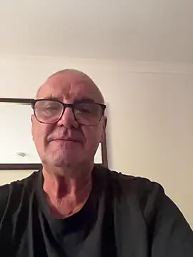 Snapshot of mke1874 chatting on October 2025 09:42:01 AM mke1874 online show from October 2025 09:42:01 AM