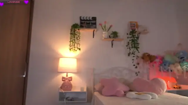 violeth     online show from May 2026 12:11:01 PM