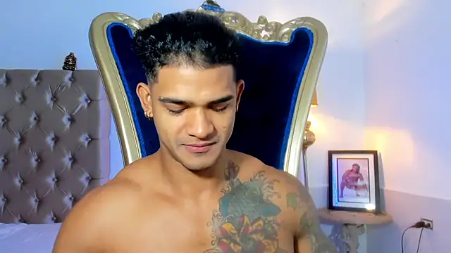 antonio  444 online show from October 2025 12:16:01 PM