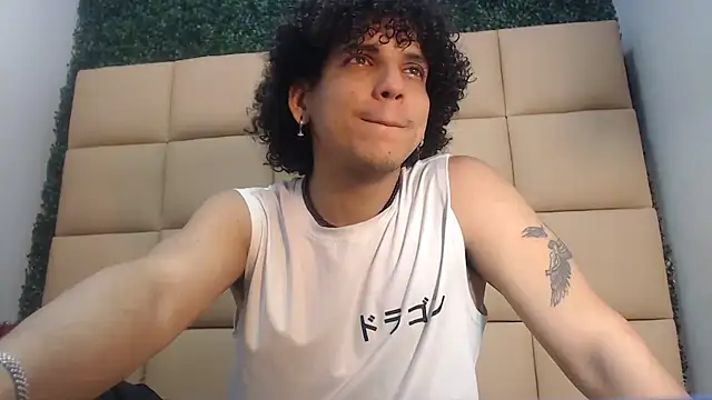 Xfire boy69 online show from September 2025 02:39:02 PM