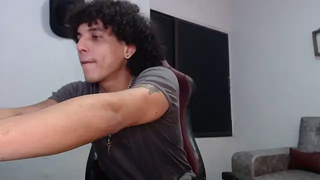 Xfire boy69 online show from October 2025 03:18:02 AM