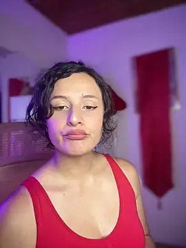 Dannaa Lovs online show from December 2025 05:28:02 PM