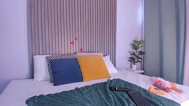 Snapshot of Blue_Sixx chatting on September 2025 07:37:01 PM Blue Sixx online show from September 2025 07:37:01 PM