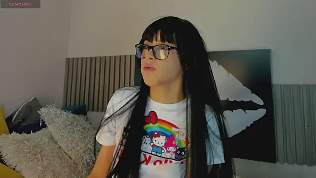 Snapshot of Blue_Sixx chatting on October 2025 10:19:02 PM Blue Sixx online show from October 2025 10:19:02 PM