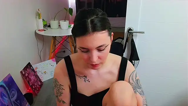 peachyness online show from July 2026 01:02:01 PM