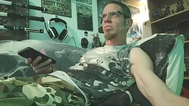 TomXXII online show from October 2025 02:48:01 AM