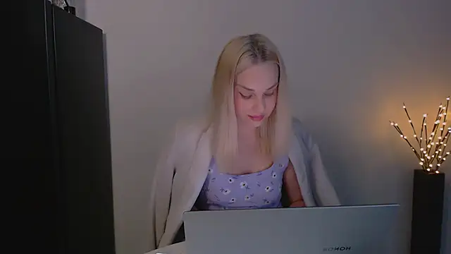 Lia noo regrets online show from May 2026 05:07:02 PM