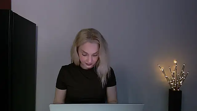 Lia noo regrets online show from May 2026 04:04:01 PM