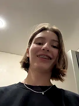 ZariaFlame online show from September 2025 09:30:01 PM