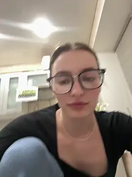 ZariaFlame online show from April 2026 10:45:01 PM