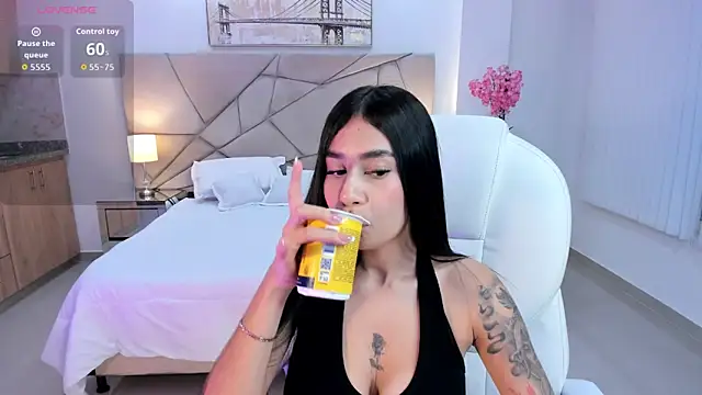 Snapshot of miranda_crawfor chatting on February 2026 04:32:01 AM miranda crawfor online show from February 2026 04:32:01 AM