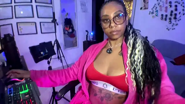 Snapshot of anasasuga chatting on September 2025 12:12:02 AM anasasuga online show from September 2025 12:12:02 AM