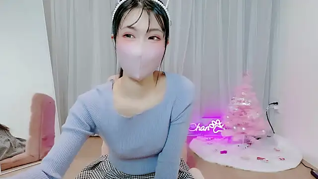 Snapshot of -Nyanko-chan- chatting on December 2025 09:11:01 PM -Nyanko-chan- online show from December 2025 09:11:01 PM