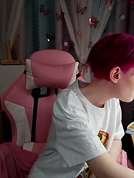 Snapshot of Fuzzy_Unicorn chatting on September 2025 06:44:01 PM Fuzzy Unicorn online show from September 2025 06:44:01 PM