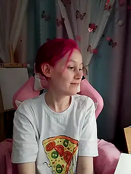 Snapshot of Fuzzy_Unicorn chatting on September 2025 07:17:02 PM Fuzzy Unicorn online show from September 2025 07:17:02 PM