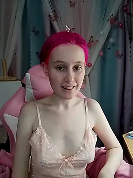 Snapshot of Fuzzy_Unicorn chatting on November 2025 07:02:02 PM Fuzzy Unicorn online show from November 2025 07:02:02 PM