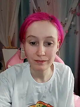 Snapshot of Fuzzy_Unicorn chatting on November 2025 07:35:01 PM Fuzzy Unicorn online show from November 2025 07:35:01 PM