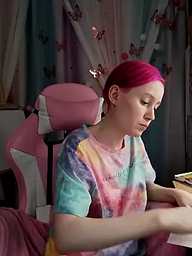 Snapshot of Fuzzy_Unicorn chatting on November 2025 07:38:01 PM Fuzzy Unicorn online show from November 2025 07:38:01 PM