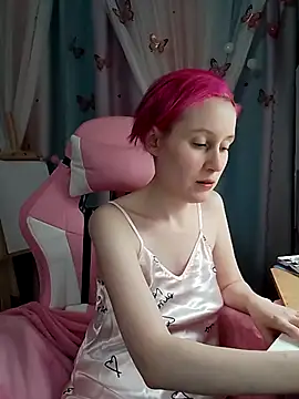 Snapshot of Fuzzy_Unicorn chatting on December 2025 07:52:02 PM Fuzzy Unicorn online show from December 2025 07:52:02 PM