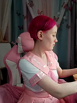 Snapshot of Fuzzy_Unicorn chatting on December 2025 07:09:01 PM Fuzzy Unicorn online show from December 2025 07:09:01 PM