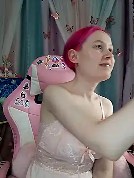 Snapshot of Fuzzy_Unicorn chatting on January 2026 07:28:02 PM Fuzzy Unicorn online show from January 2026 07:28:02 PM