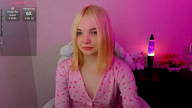 Snapshot of AnimeAlica18 chatting on February 2026 03:48:02 AM AnimeAlica18 online show from February 2026 03:48:02 AM