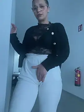 Snapshot of eli5566 chatting on January 2026 01:49:01 PM eli5566 online show from January 2026 01:49:01 PM