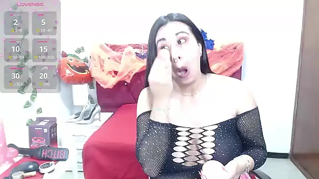 Snapshot of Julieta_curvy69 chatting on October 2025 12:02:01 PM Julieta curvy69 online show from October 2025 12:02:01 PM