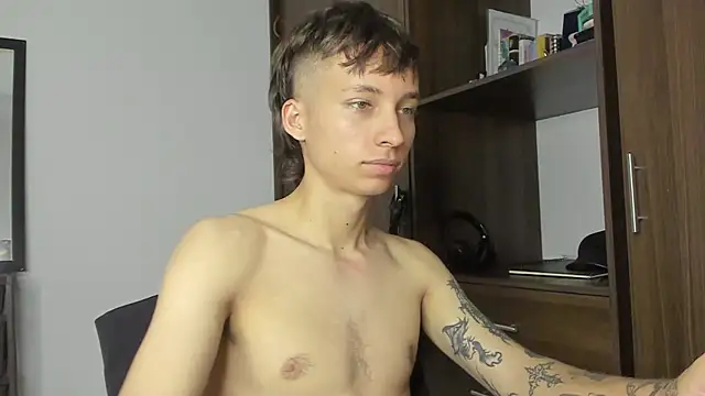 Snapshot of spacehumanz chatting on October 2025 09:49:01 PM spacehumanz online show from October 2025 09:49:01 PM