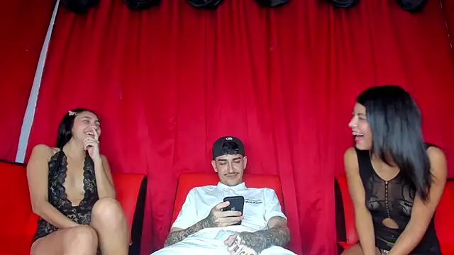 Snapshot of extreme_hot_crazy chatting on October 2025 04:21:01 AM extreme hot crazy online show from October 2025 04:21:01 AM