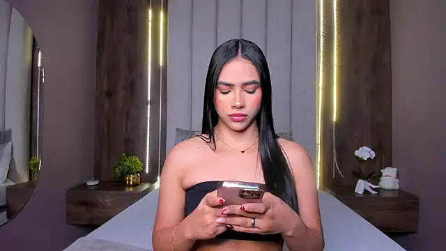 Snapshot of LucySalvatore_ chatting on September 2025 11:55:02 AM LucySalvatore online show from September 2025 11:55:02 AM