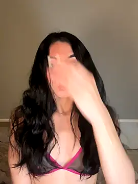 Snapshot of MonicaSalvatore chatting on December 2025 01:44:02 AM MonicaSalvatore online show from December 2025 01:44:02 AM