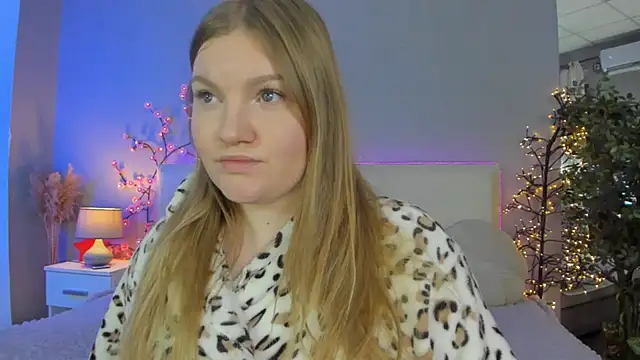 Snapshot of AshleyJoness chatting on April 2026 06:13:05 AM AshleyJoness online show from April 2026 06:13:05 AM